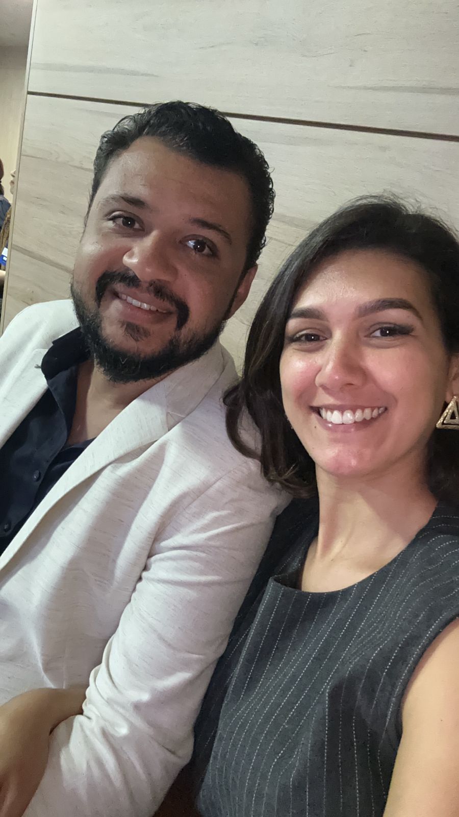 Brenda Vasconcelos e Wesley, casal de visagistas formados no Método IVI